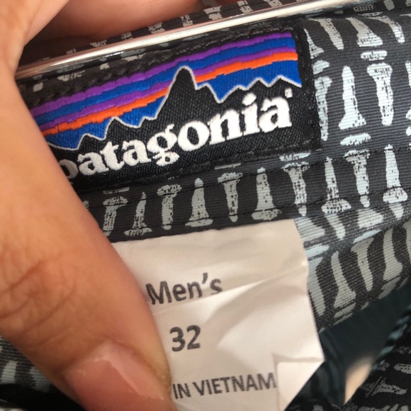 Size 32 Patagonia Swim Trunks - Picture 4 of 4